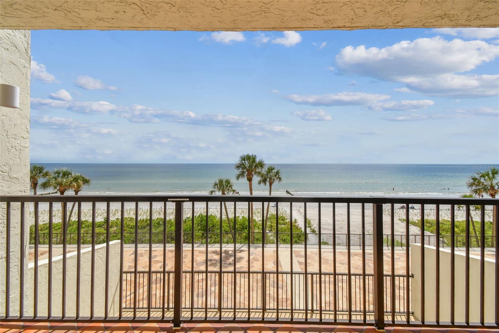 Image 41 of 58 For 14950 Gulf Boulevard 404