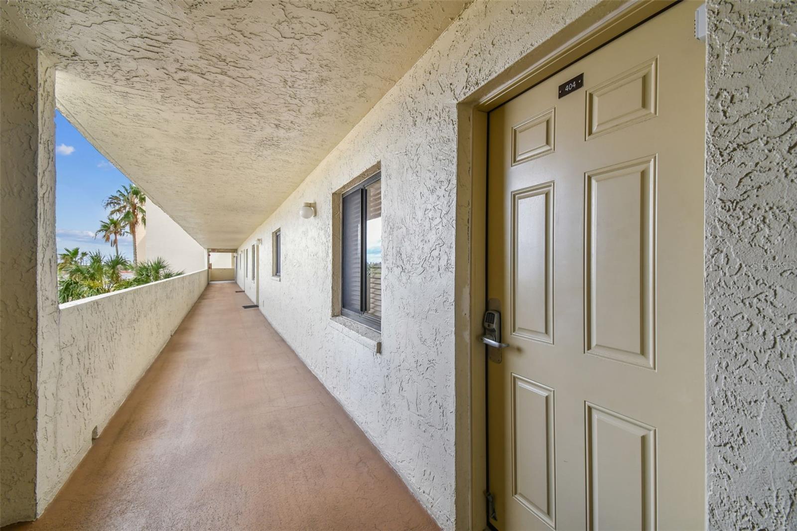 Image 43 of 58 For 14950 Gulf Boulevard 404