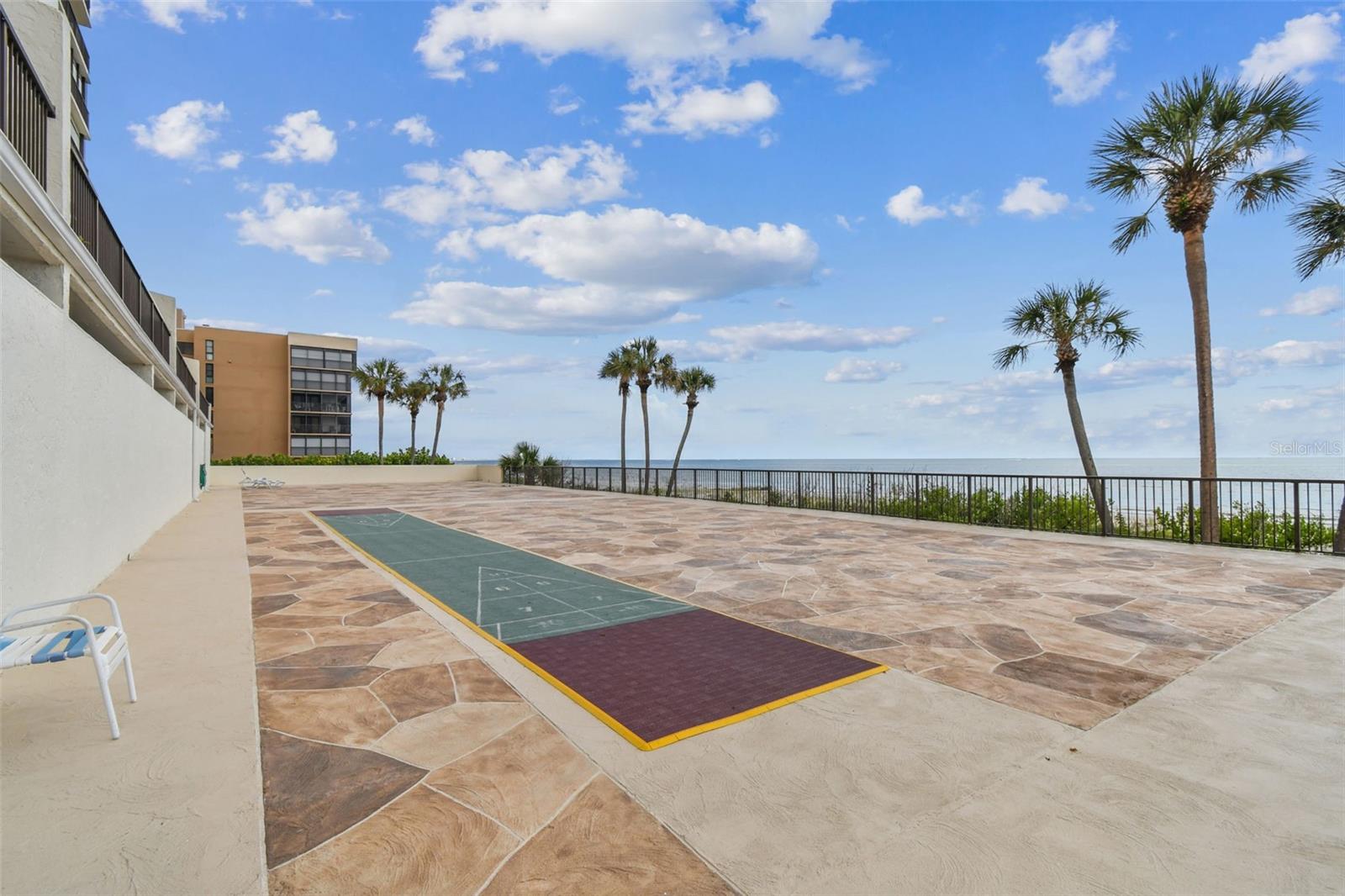 Image 52 of 58 For 14950 Gulf Boulevard 404