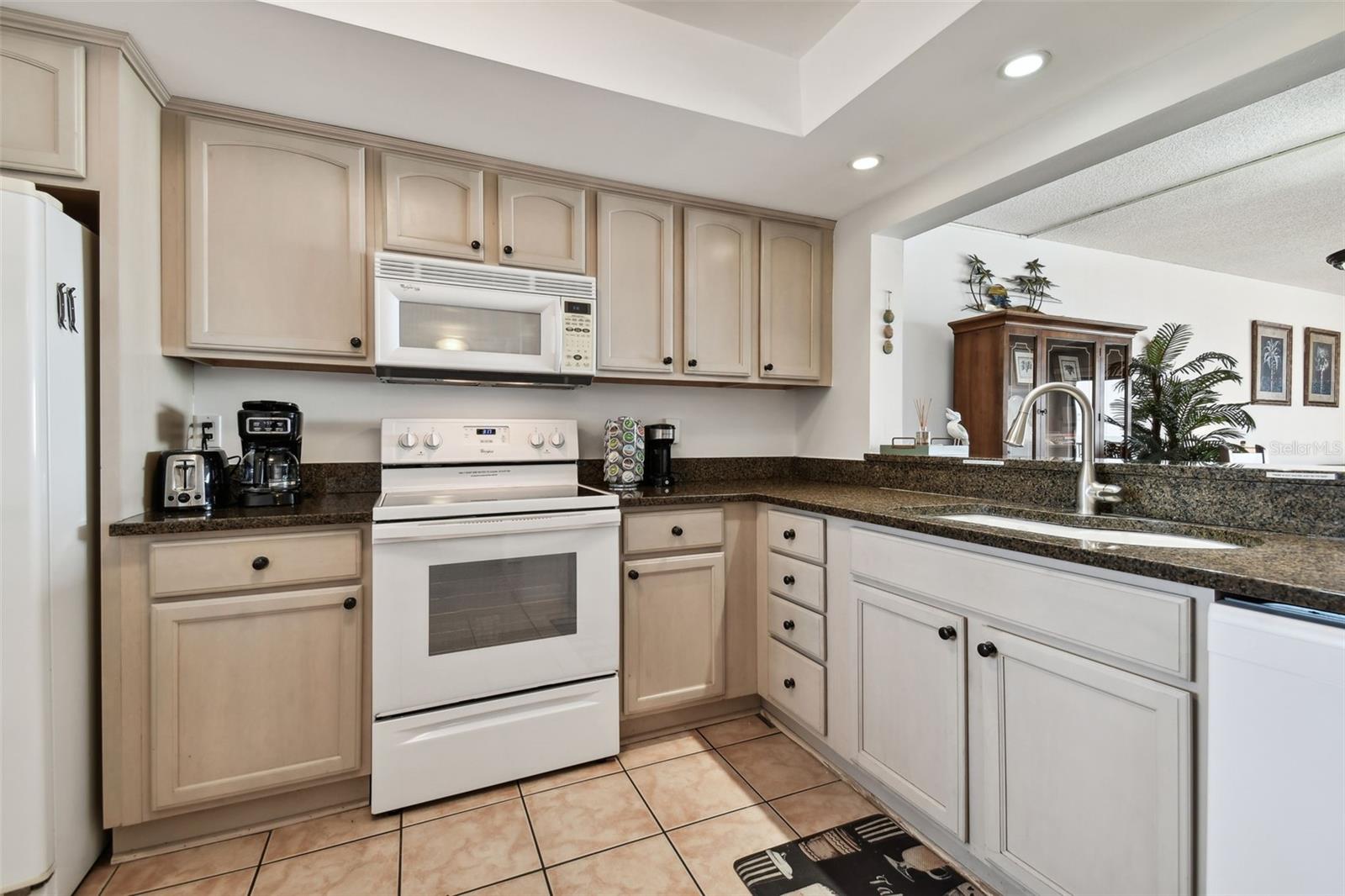 Image 9 of 58 For 14950 Gulf Boulevard 404