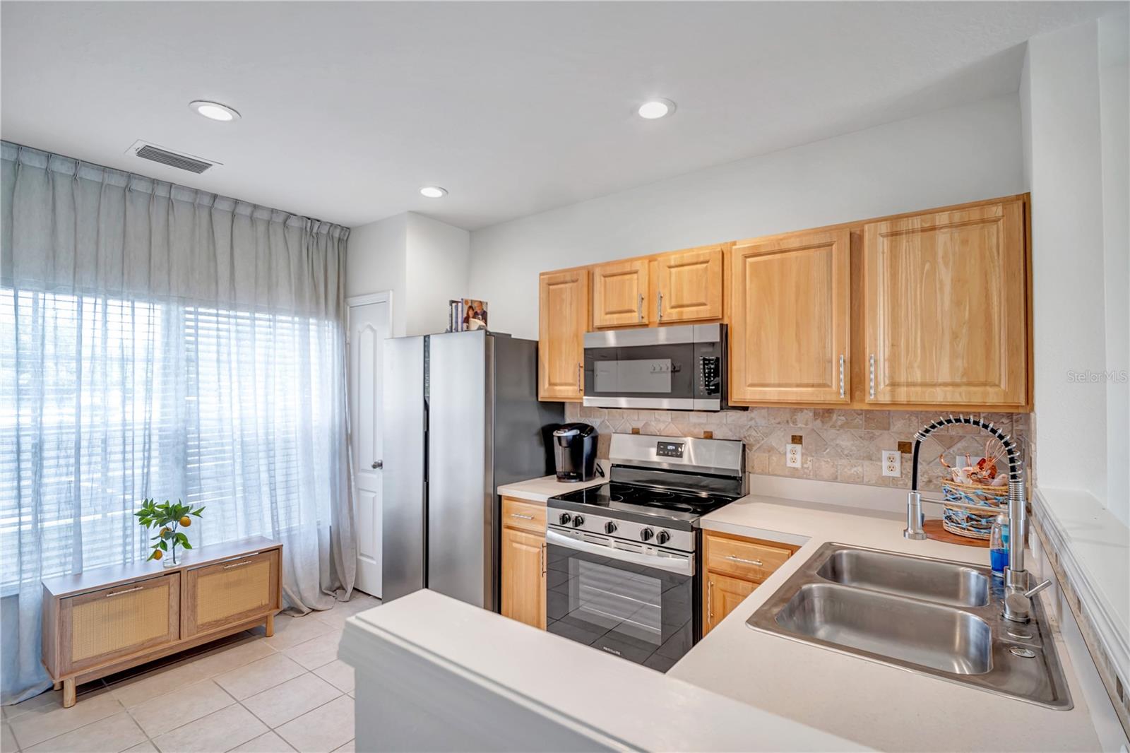 Image 21 of 40 For 10169 Bessemer Pond Court