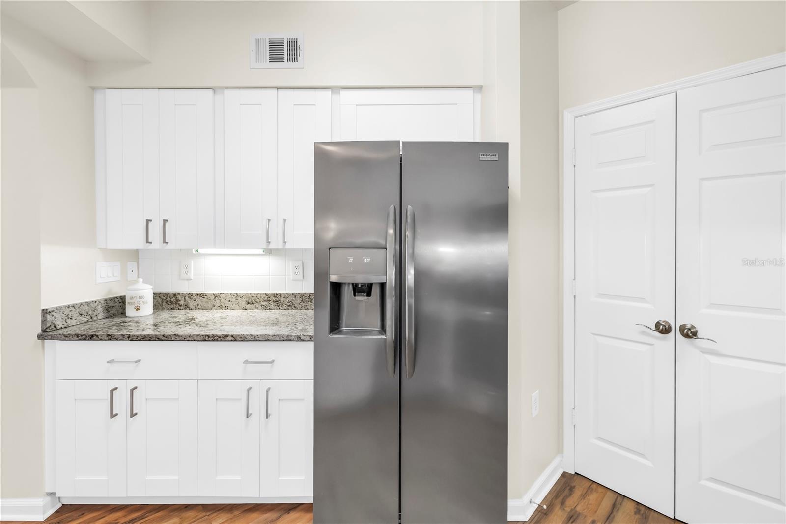 Image 11 of 60 For 4206 Bay Club Circle 4206