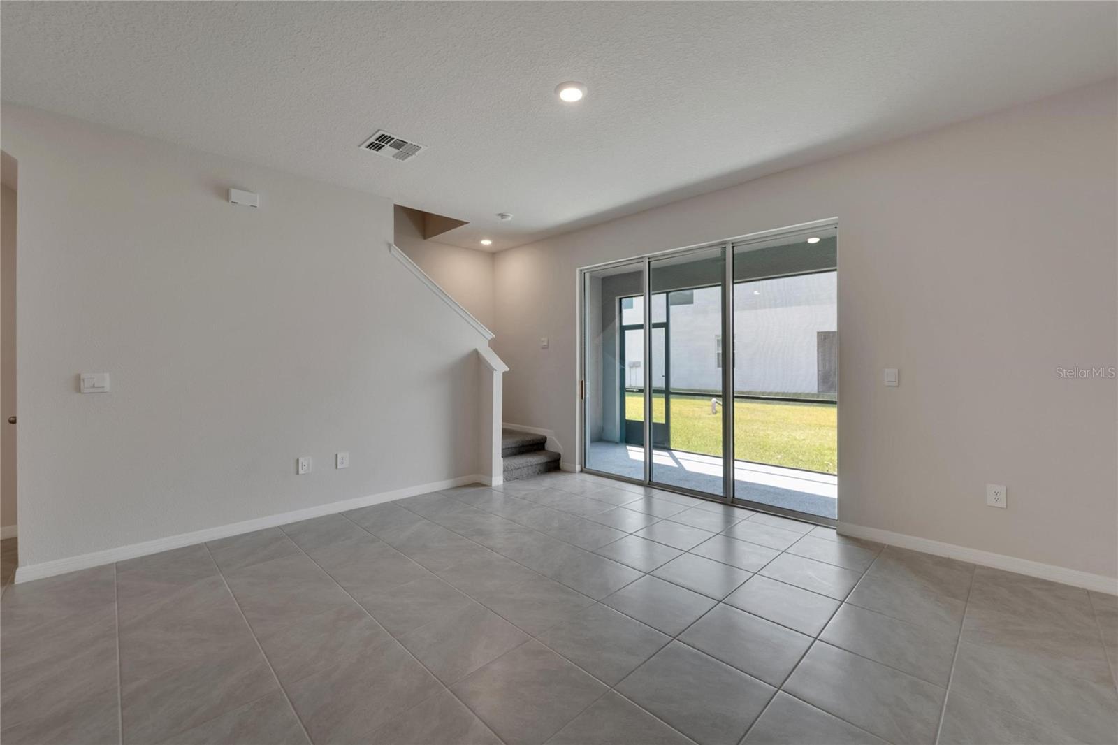 Image 13 of 50 For 17637 Crescent Moon Loop