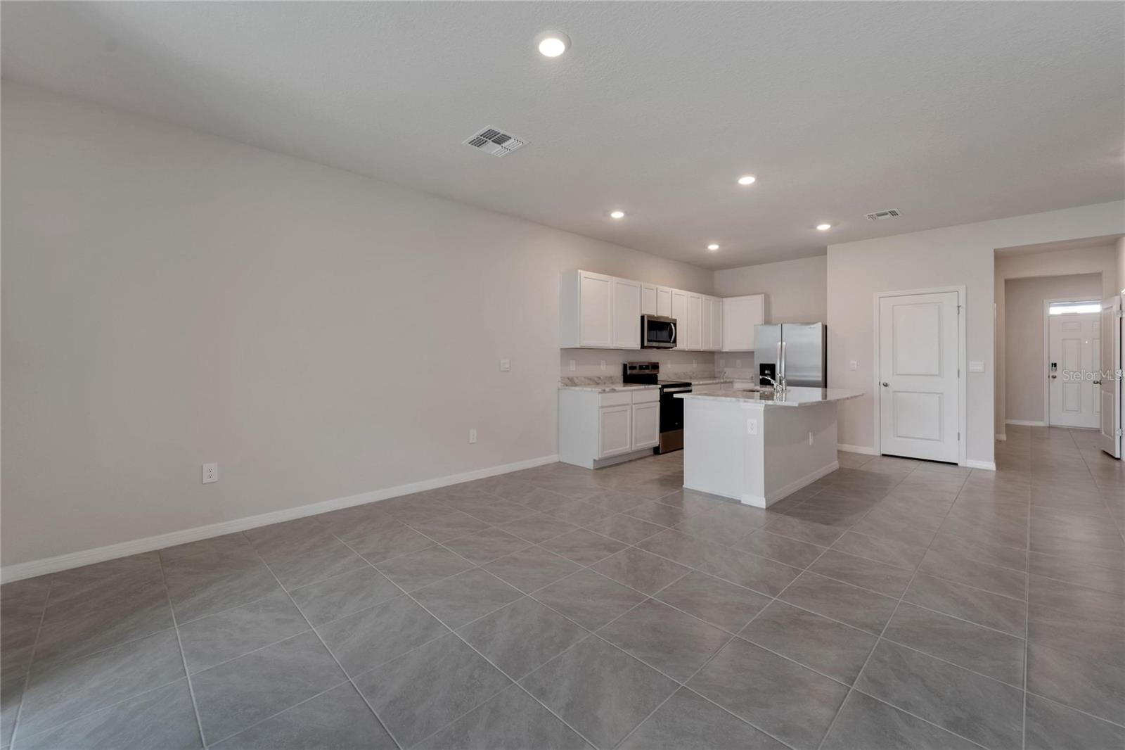 Image 15 of 50 For 17637 Crescent Moon Loop