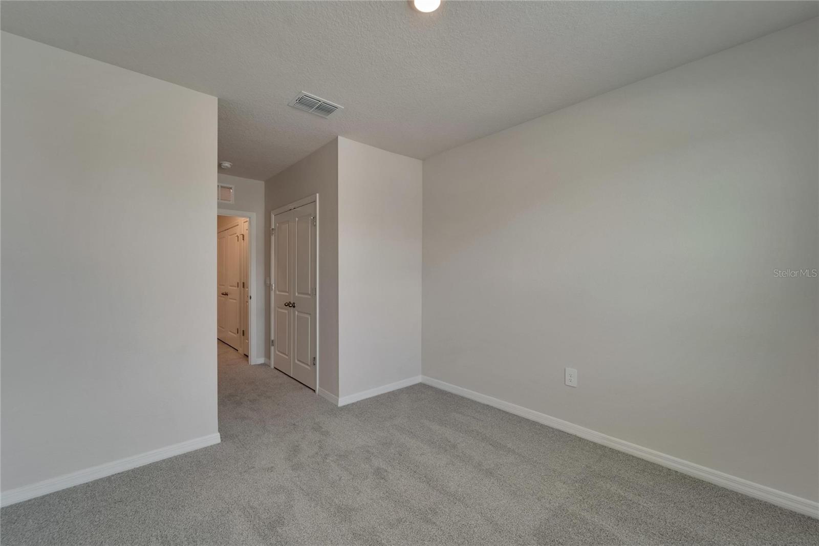 Image 26 of 50 For 17637 Crescent Moon Loop