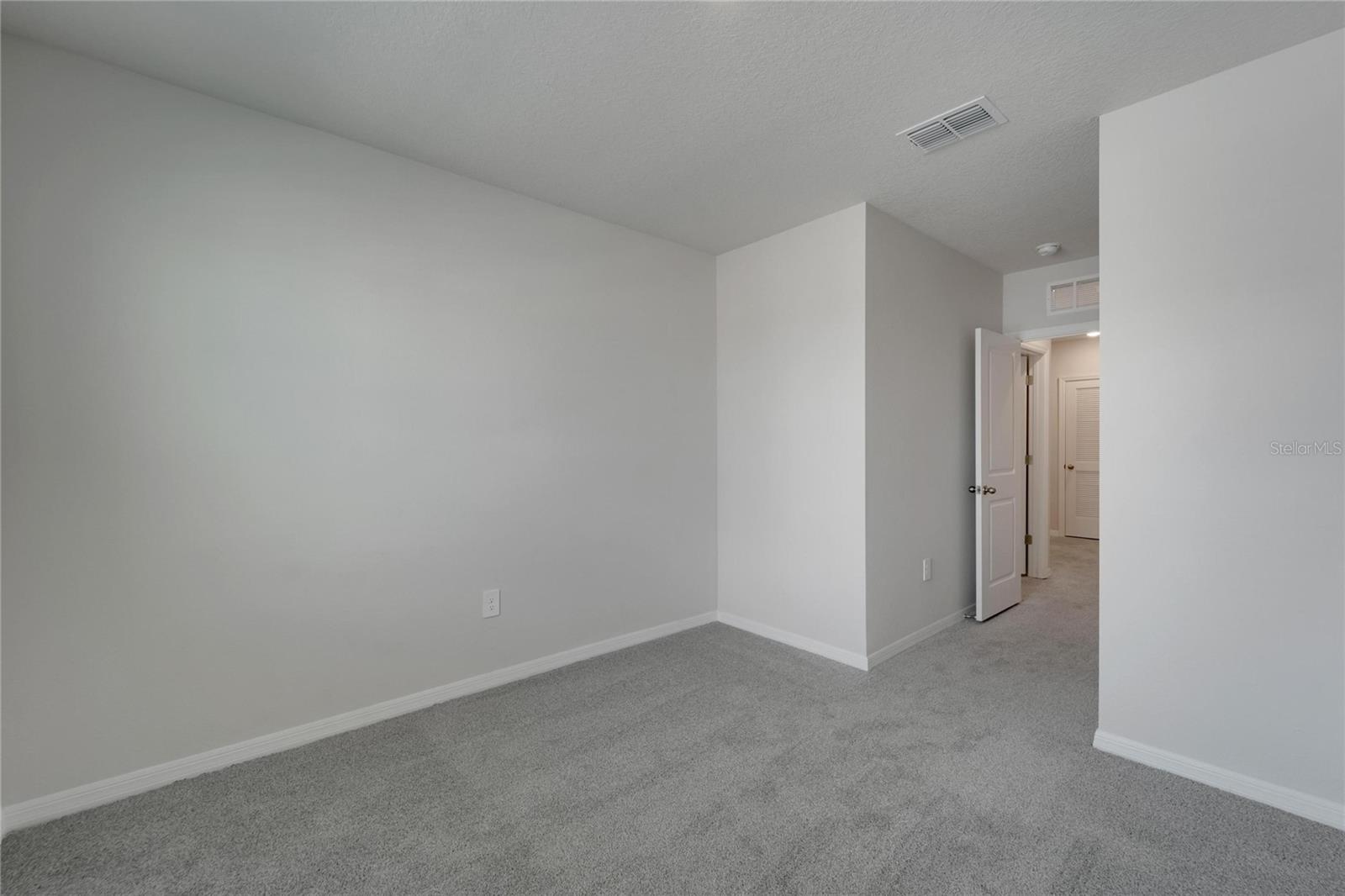 Image 27 of 50 For 17637 Crescent Moon Loop