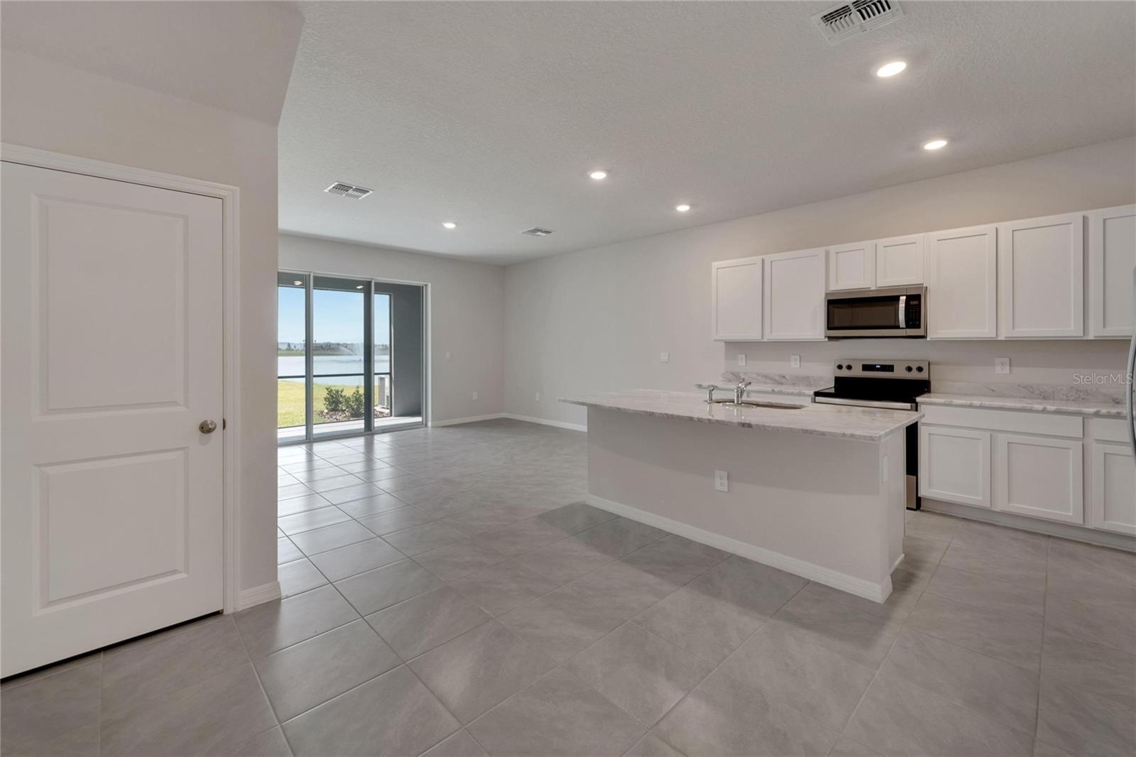 Image 3 of 50 For 17637 Crescent Moon Loop