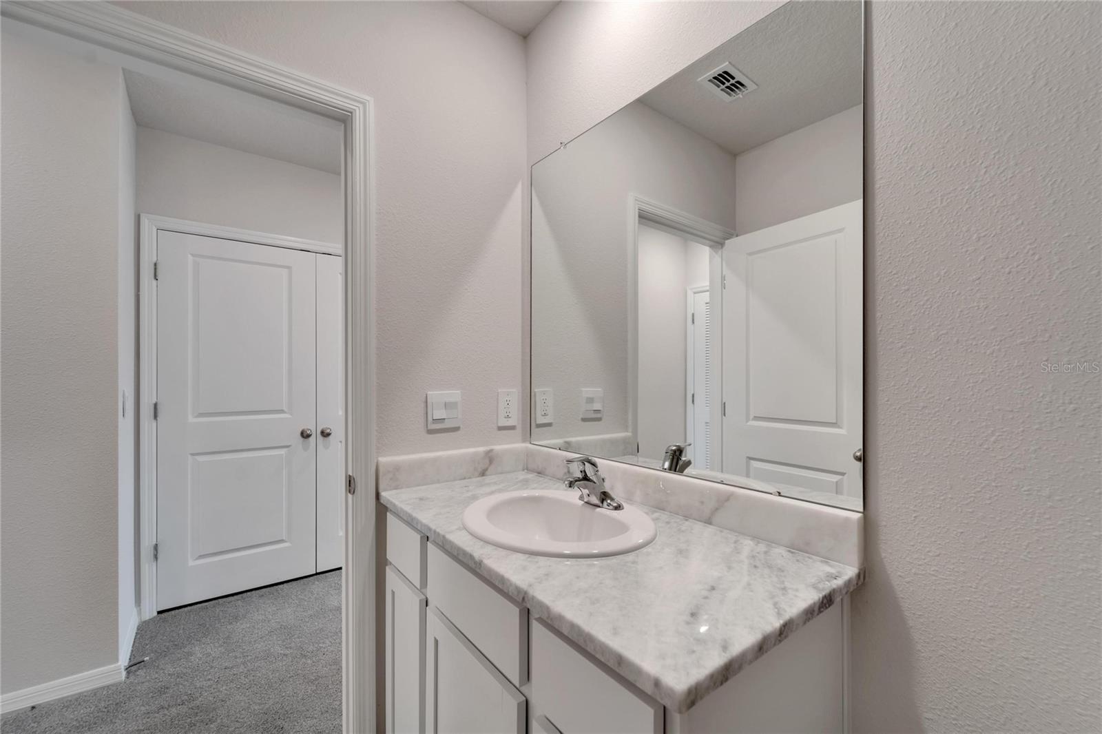 Image 33 of 50 For 17637 Crescent Moon Loop