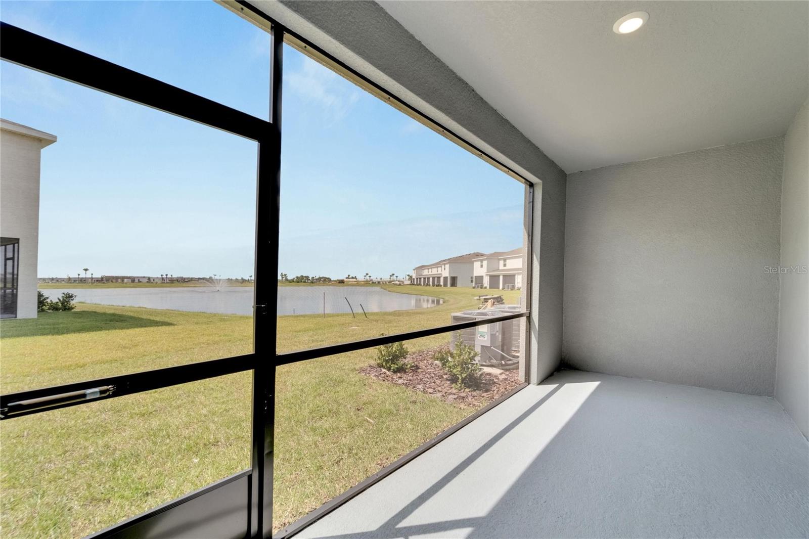 Image 42 of 50 For 17637 Crescent Moon Loop