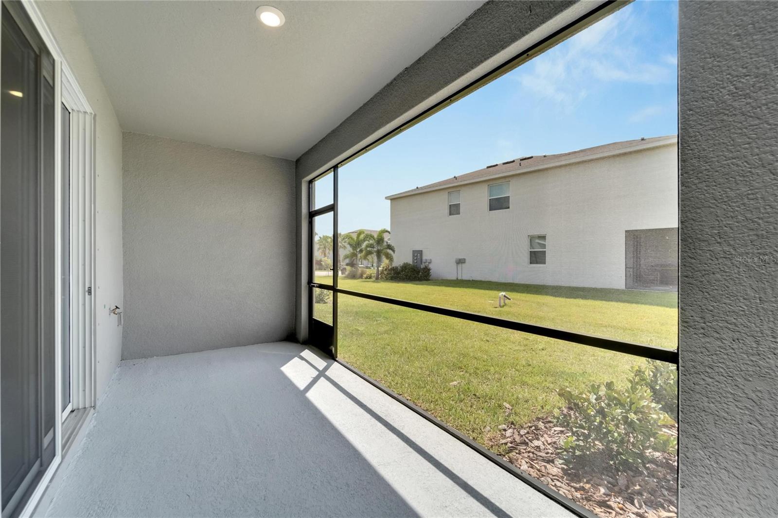 Image 43 of 50 For 17637 Crescent Moon Loop