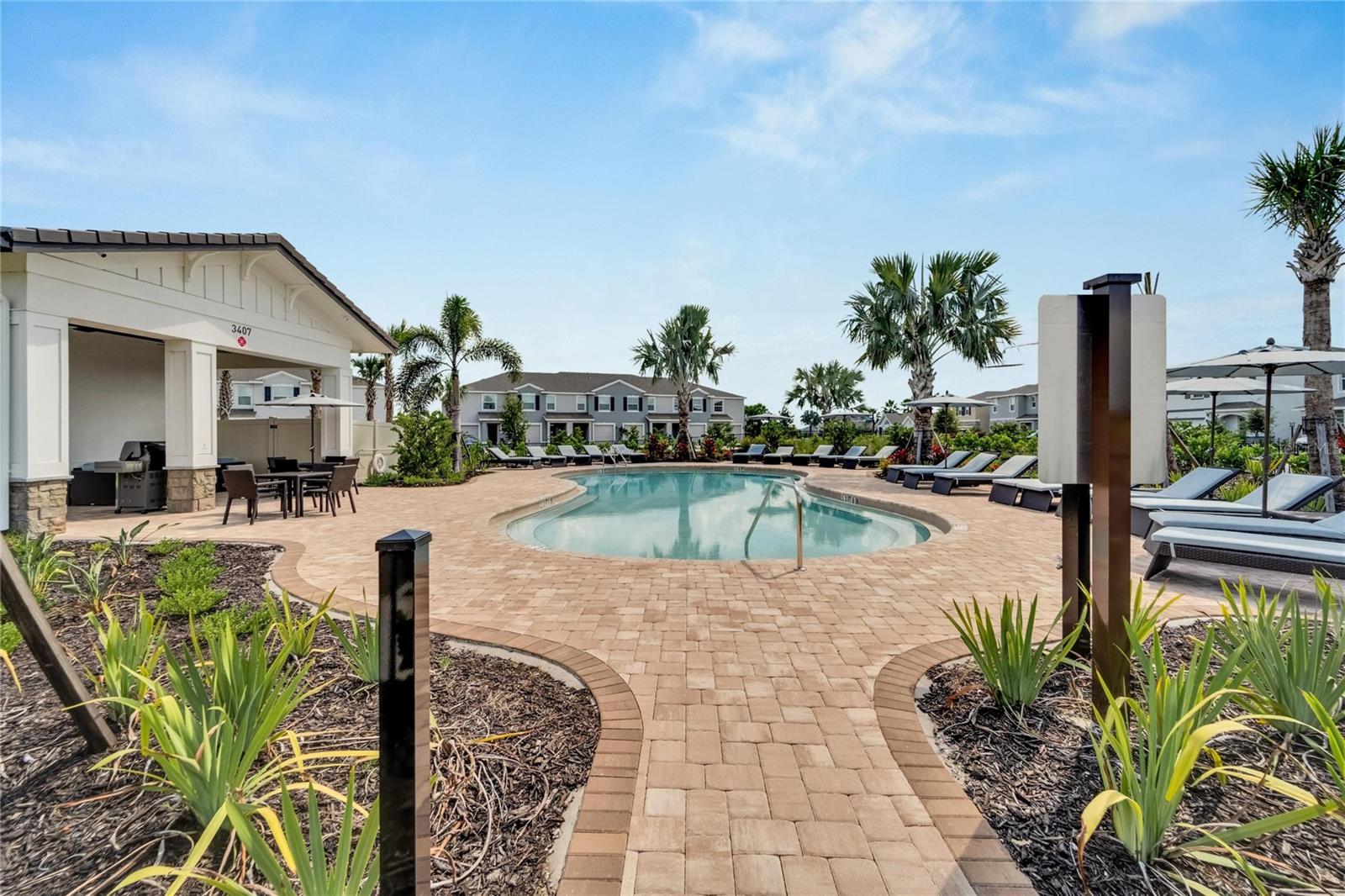 Image 49 of 50 For 17637 Crescent Moon Loop