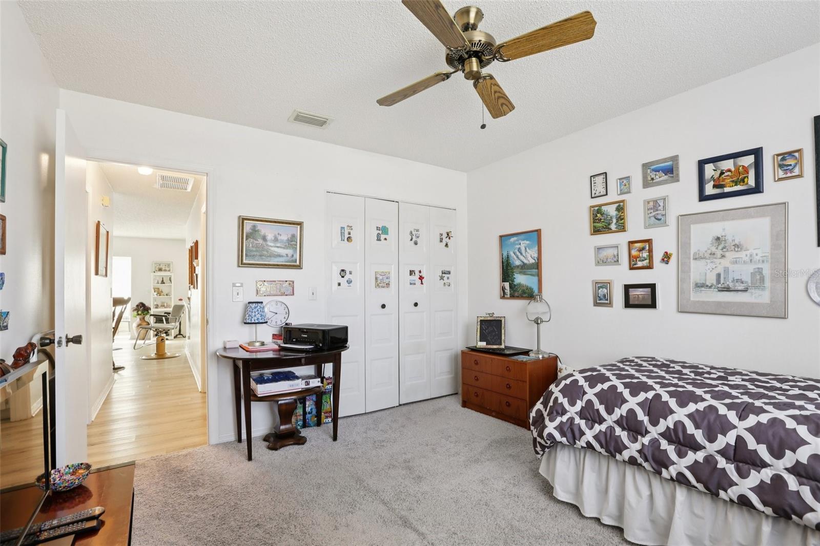 Image 18 of 55 For 2339 Glenmore Circle