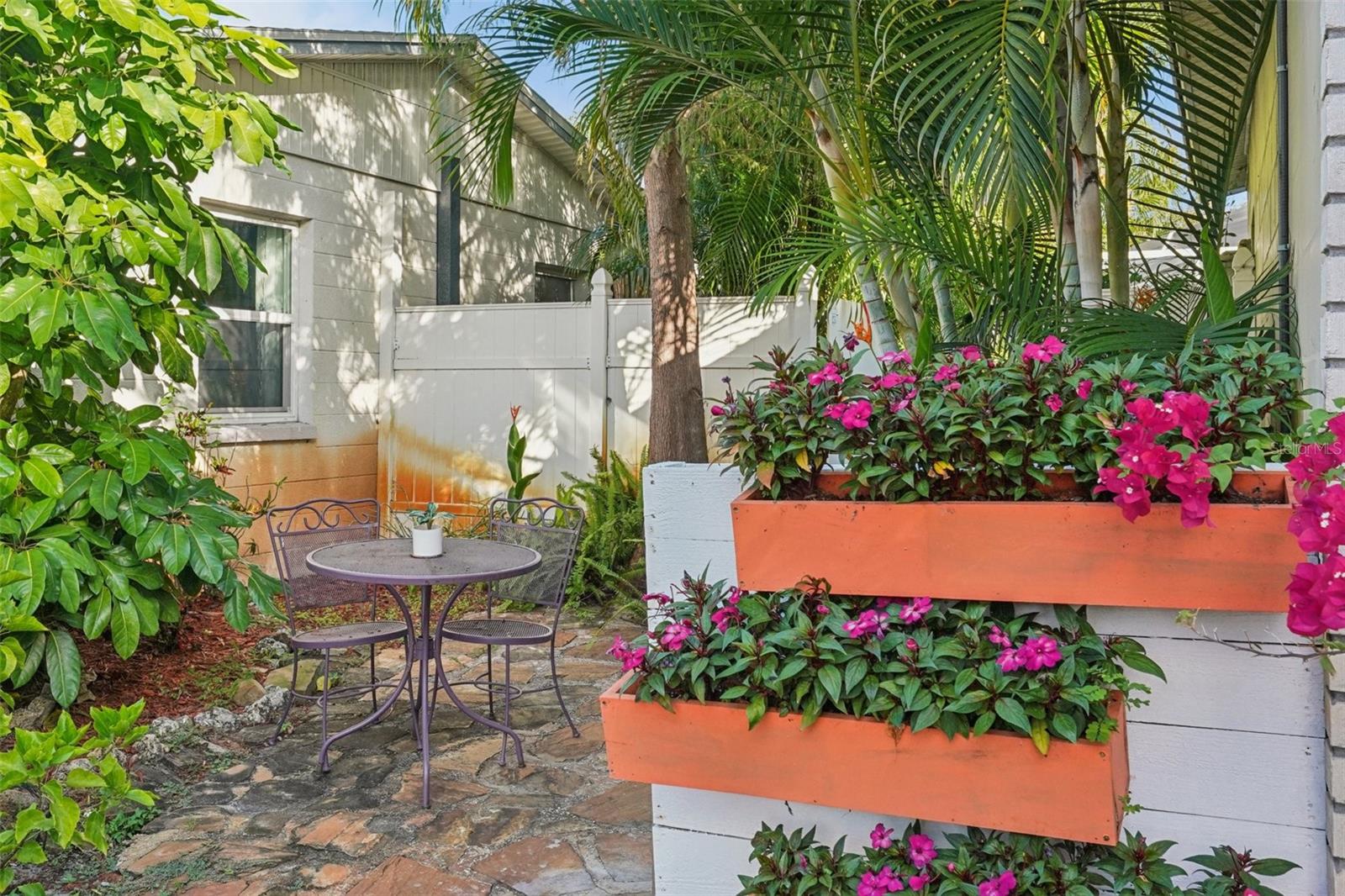 Image 3 of 50 For 5715 4th Avenue N