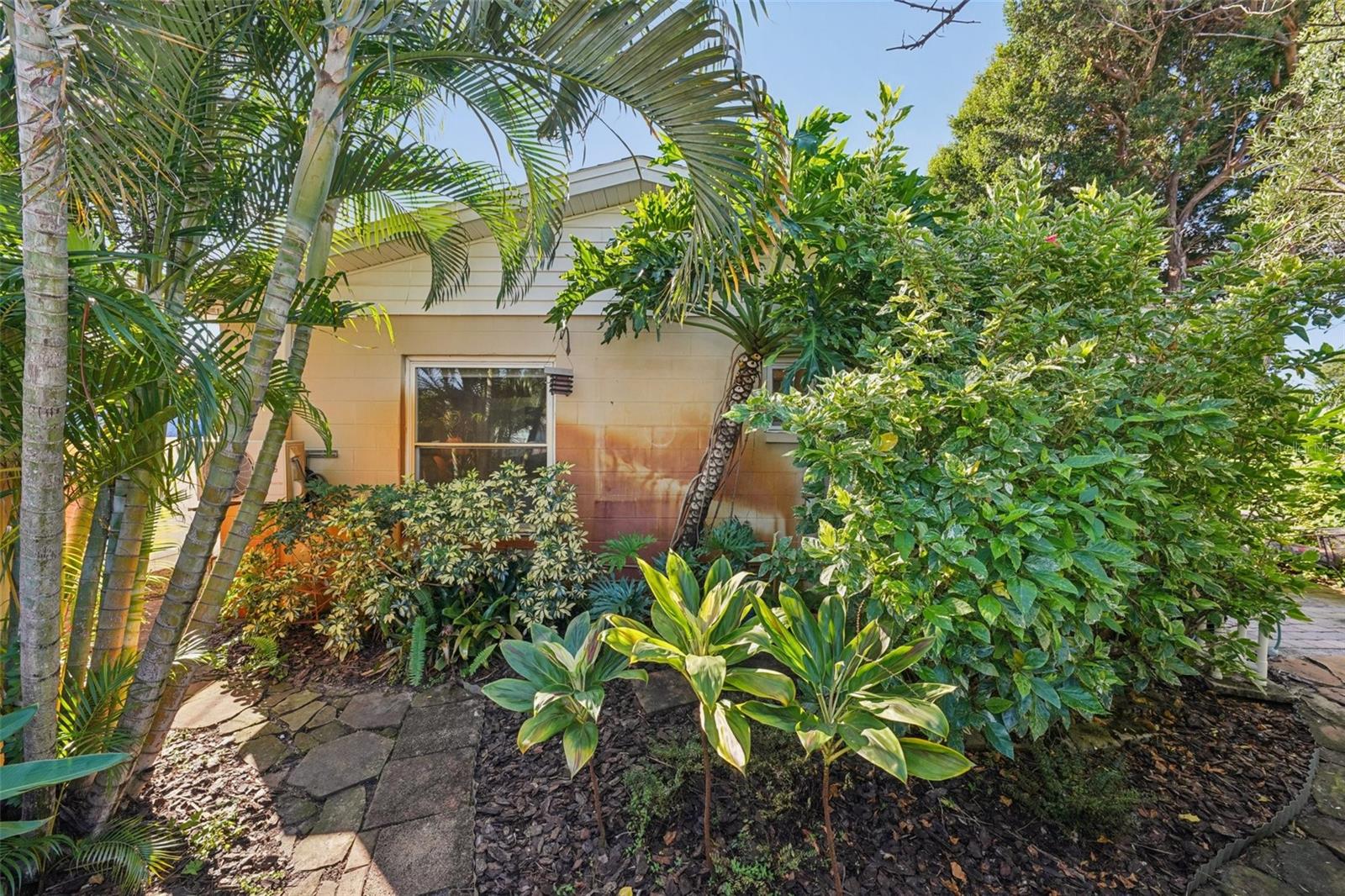 Image 42 of 50 For 5715 4th Avenue N