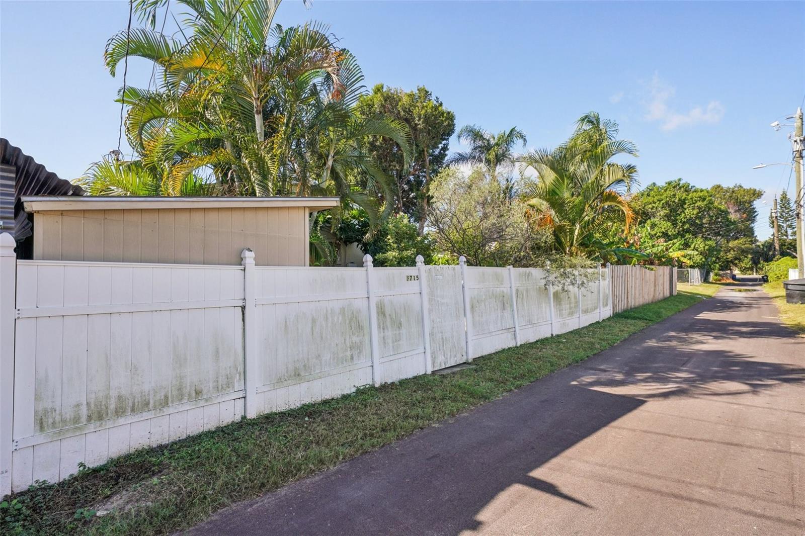 Image 43 of 50 For 5715 4th Avenue N