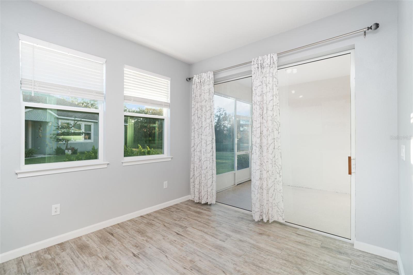 Image 11 of 43 For 5564 Coachwood Cove