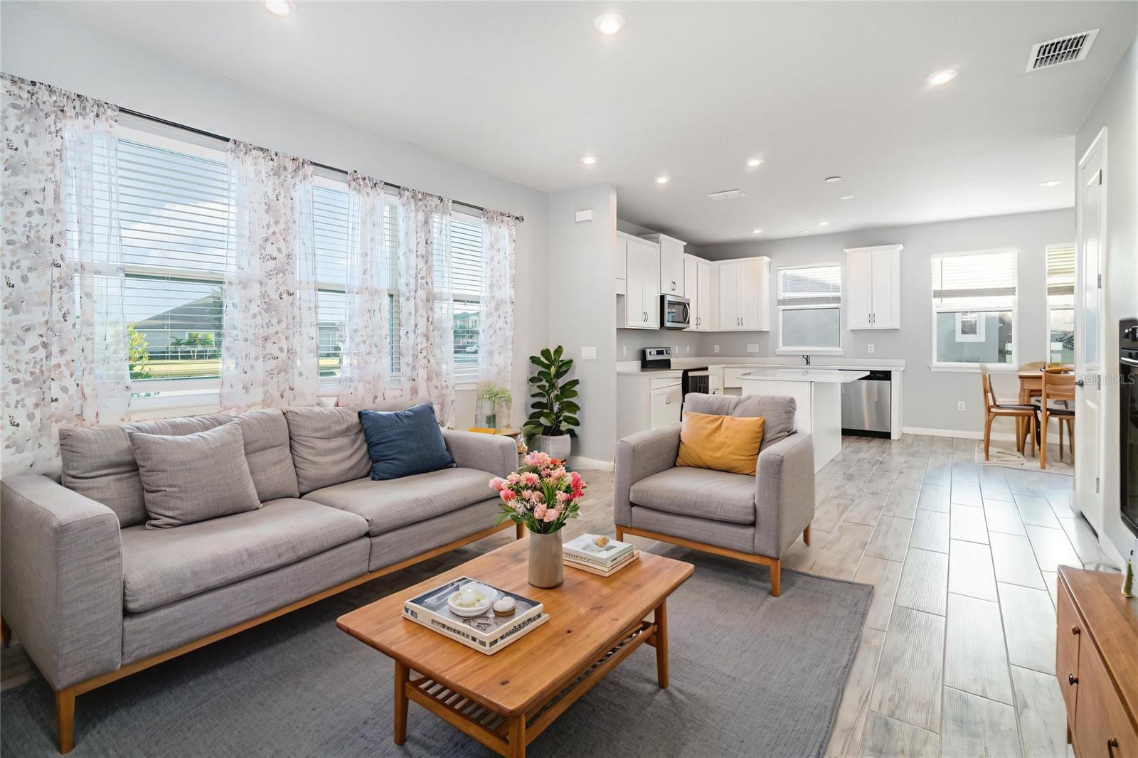 Image 13 of 43 For 5564 Coachwood Cove