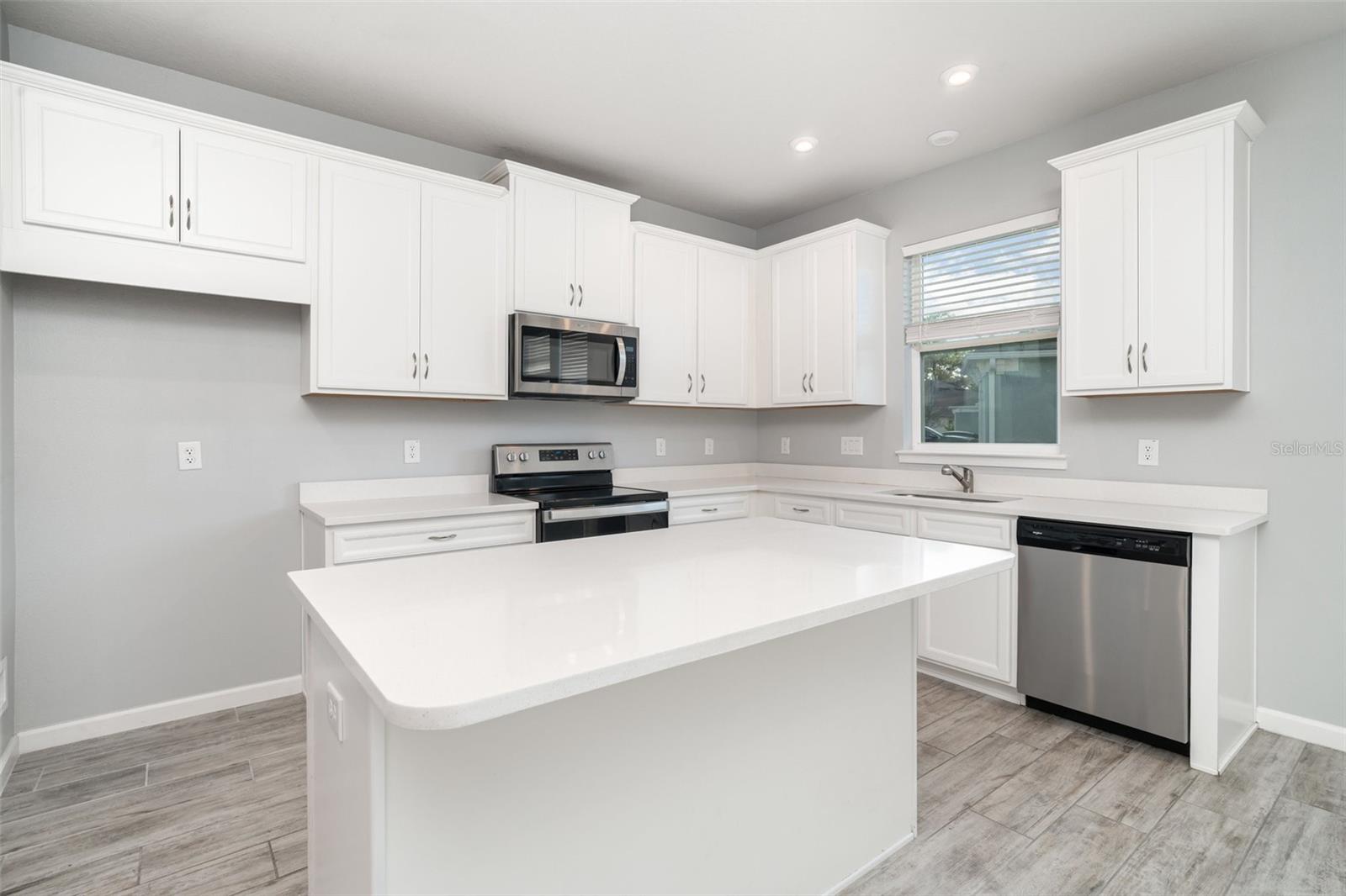 Image 14 of 43 For 5564 Coachwood Cove