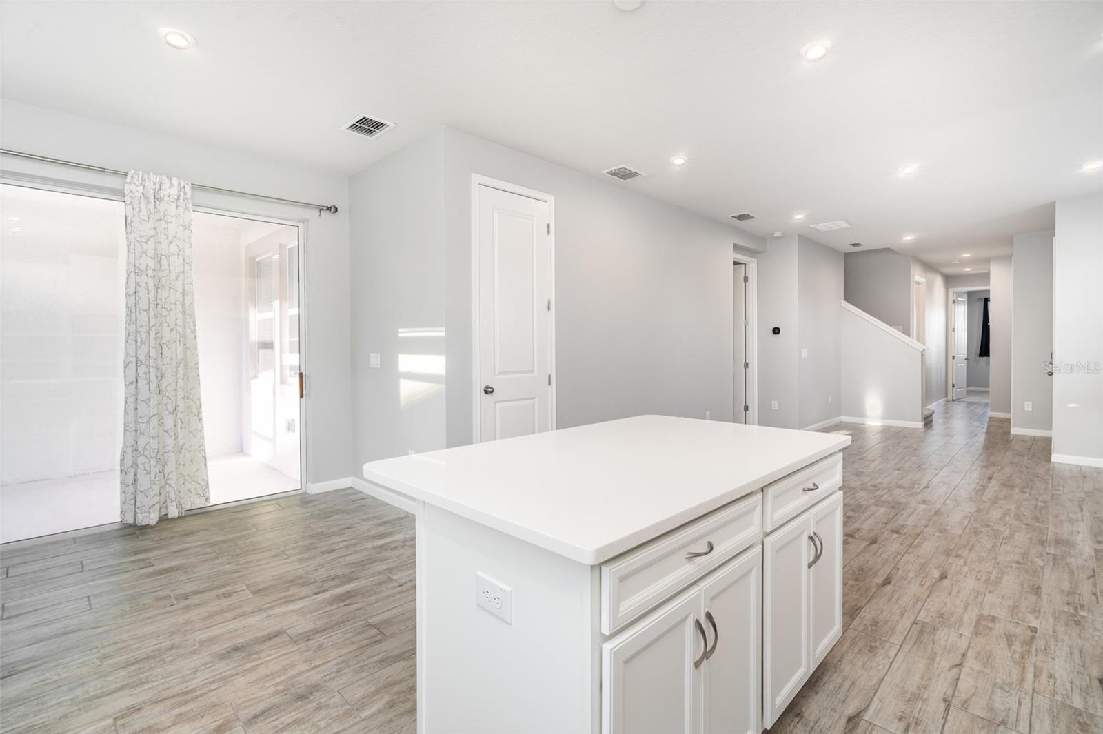 Image 15 of 43 For 5564 Coachwood Cove