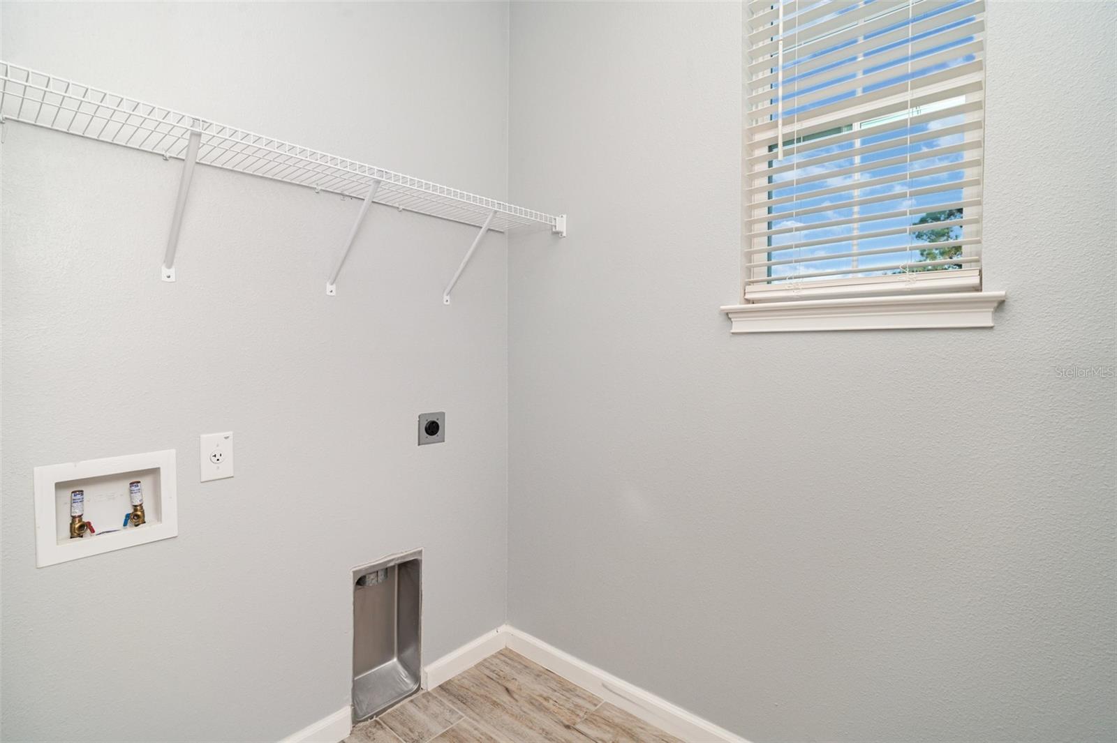 Image 16 of 43 For 5564 Coachwood Cove