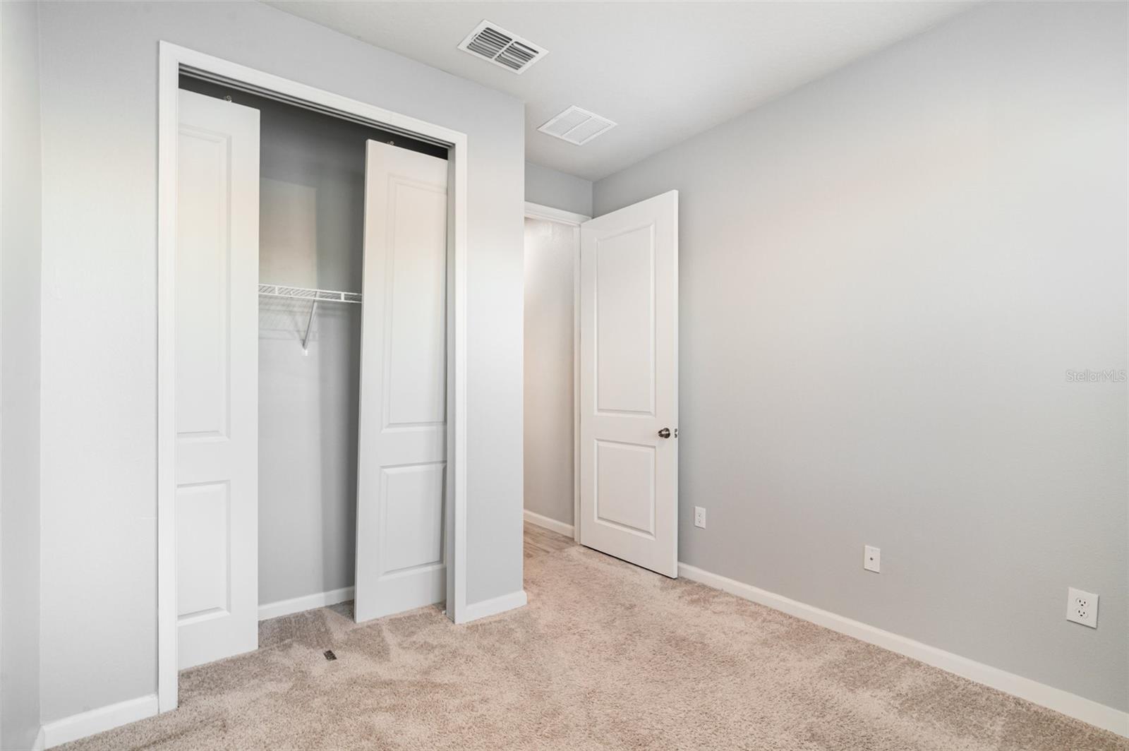 Image 25 of 43 For 5564 Coachwood Cove