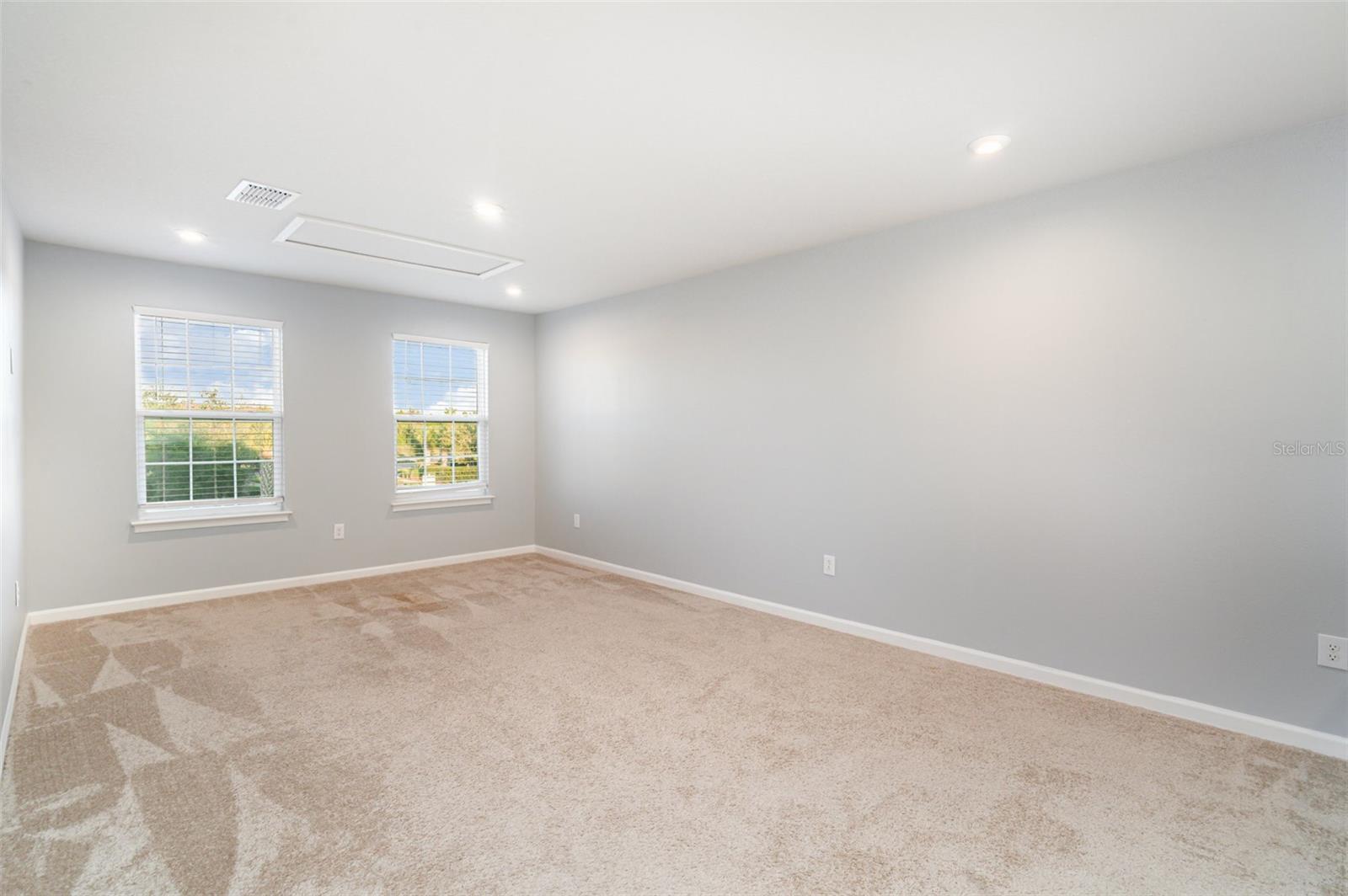 Image 28 of 43 For 5564 Coachwood Cove