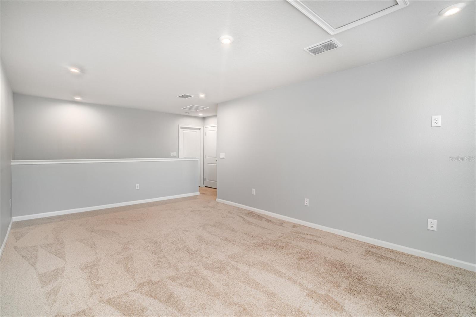 Image 30 of 43 For 5564 Coachwood Cove