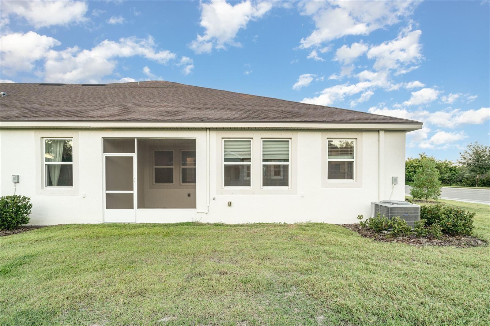 Image 34 of 43 For 5564 Coachwood Cove