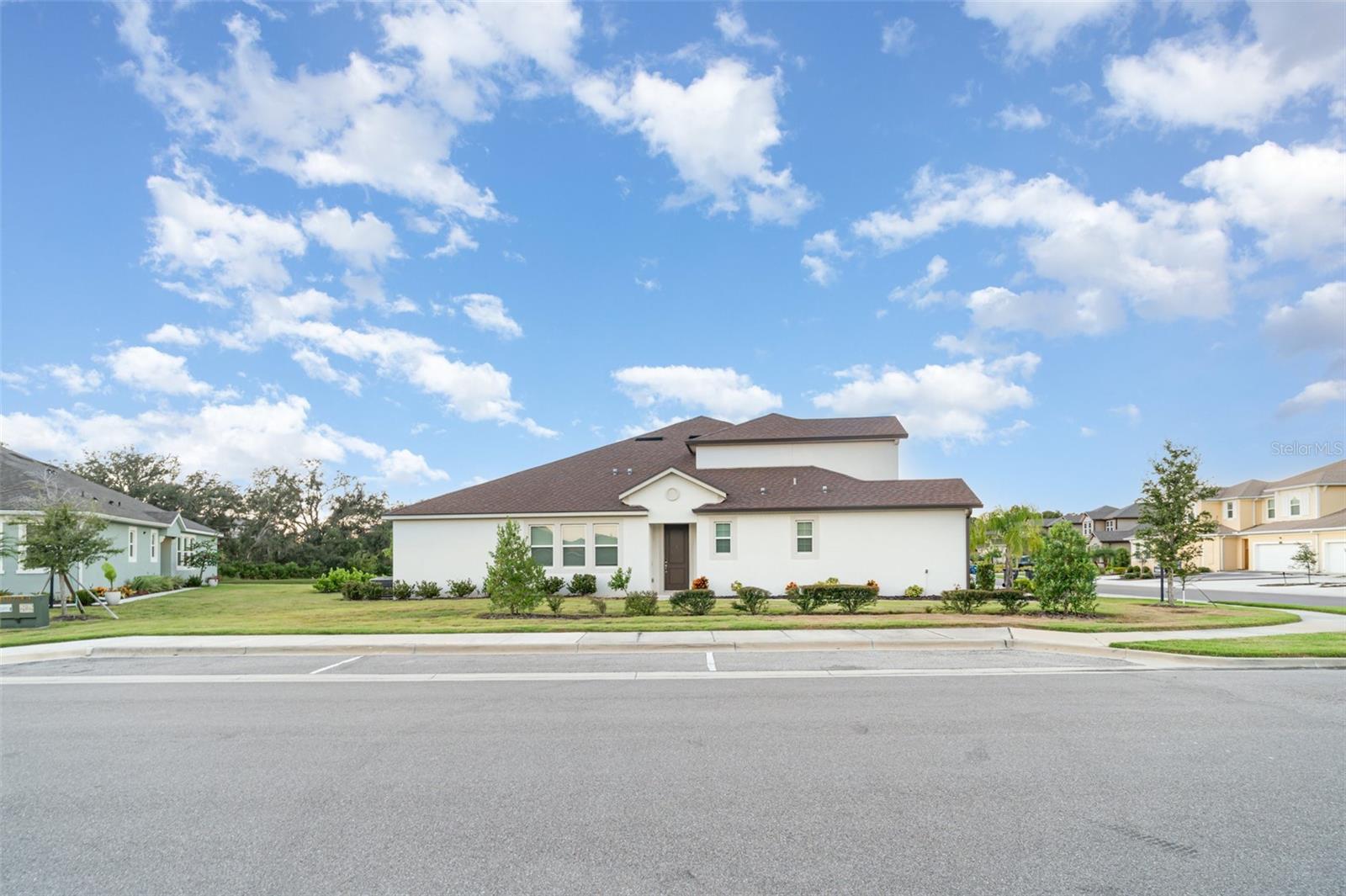 Image 37 of 43 For 5564 Coachwood Cove