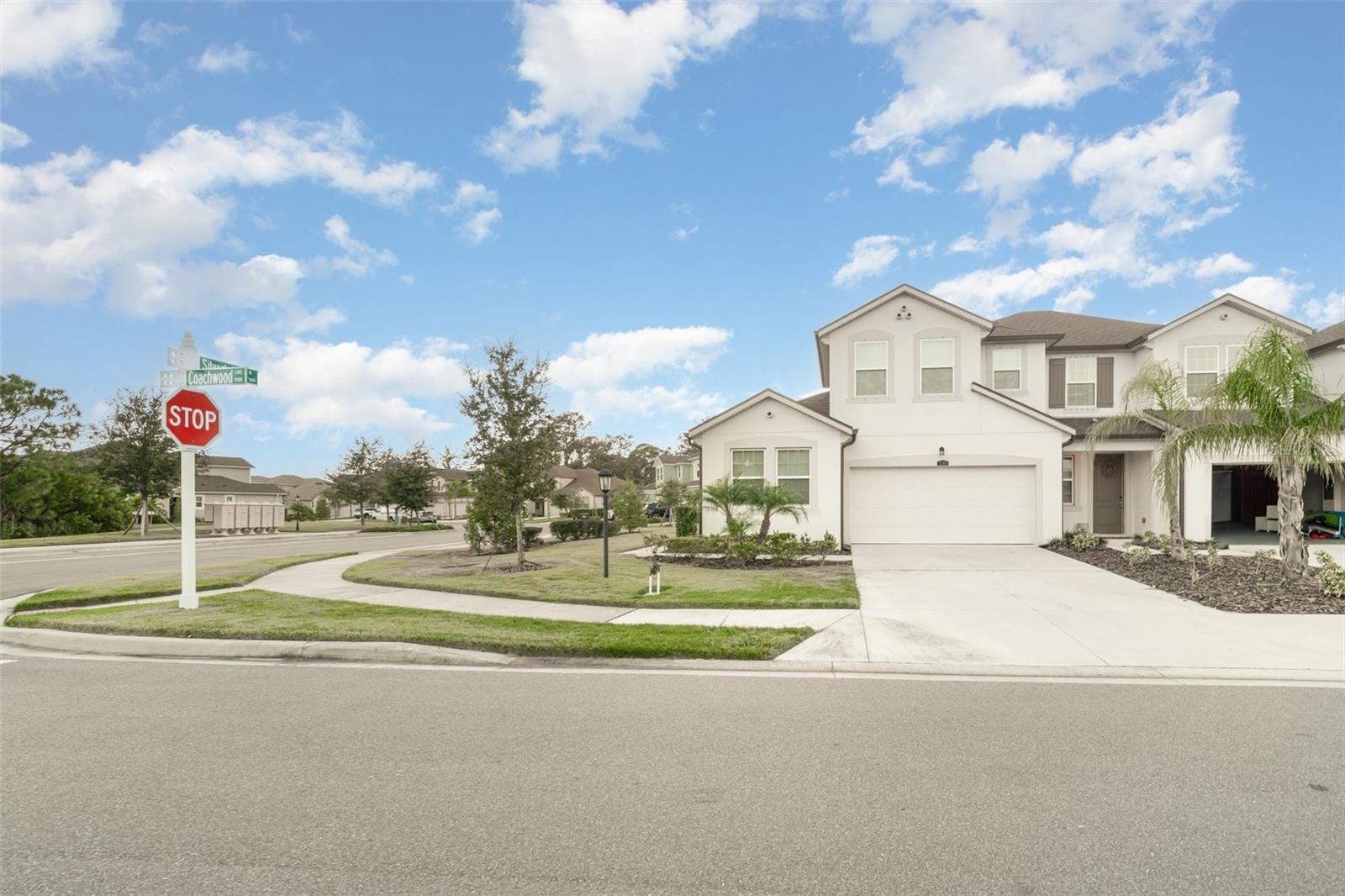 Image 5 of 43 For 5564 Coachwood Cove