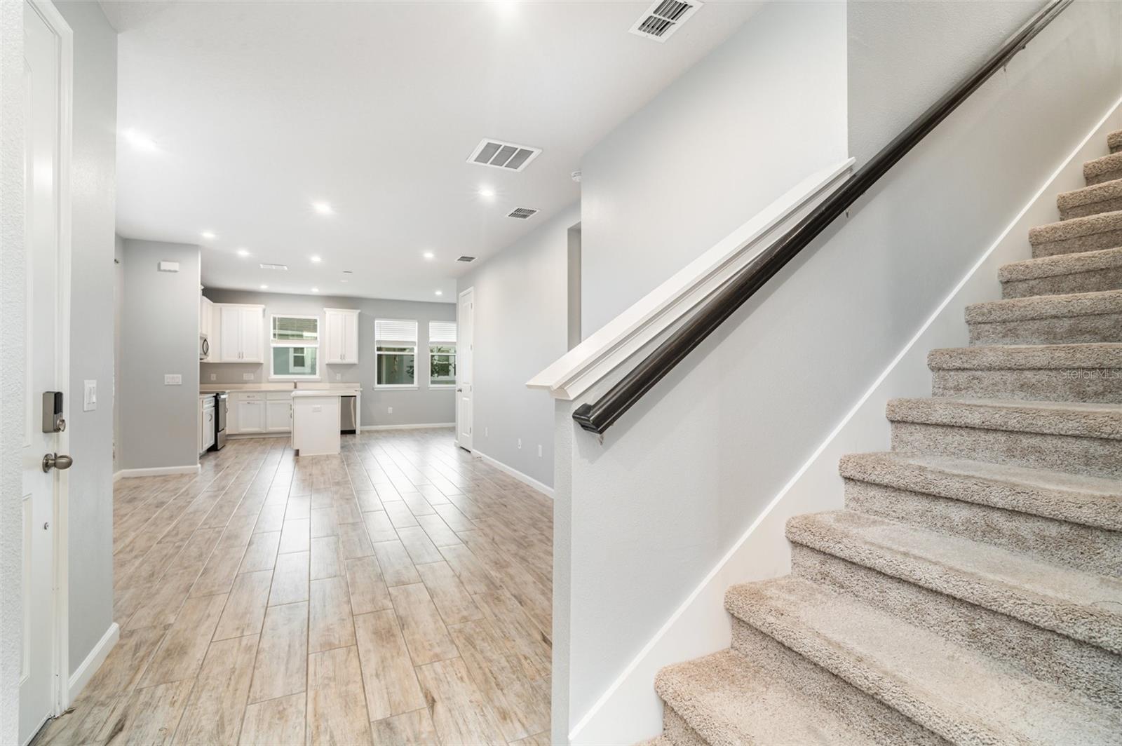 Image 7 of 43 For 5564 Coachwood Cove