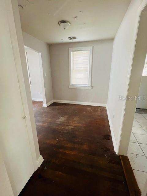 Image 6 of 11 For 811 Orient Street