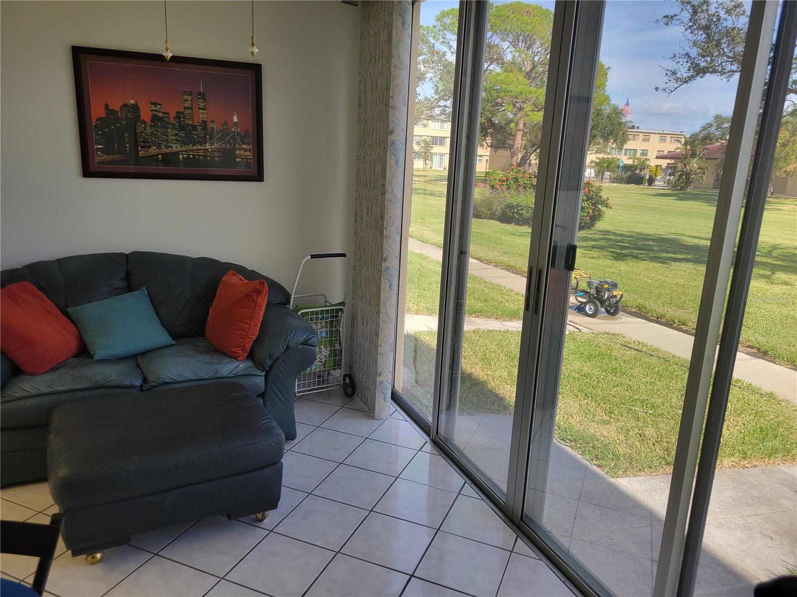 Image 12 of 40 For 4915 Bay Street Ne 122