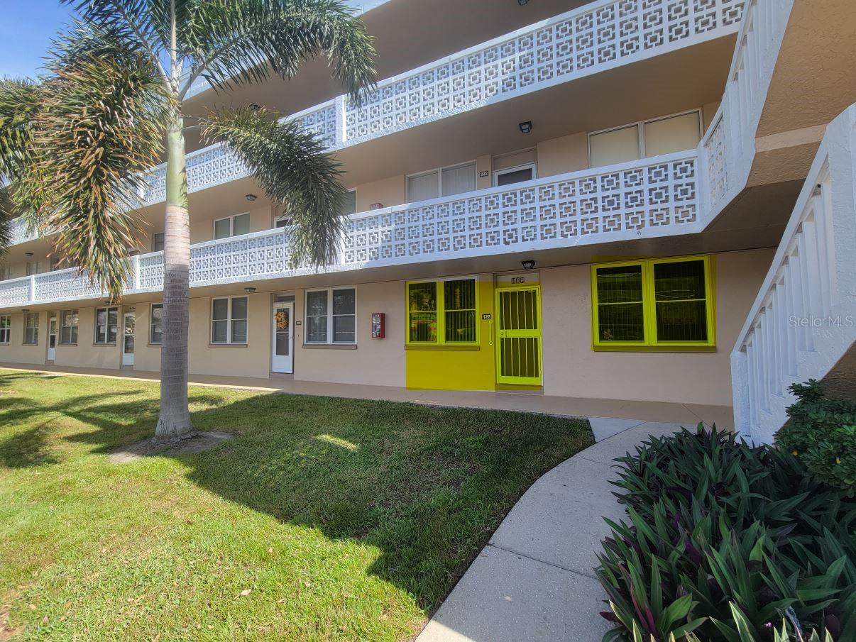 Image 2 of 40 For 4915 Bay Street Ne 122