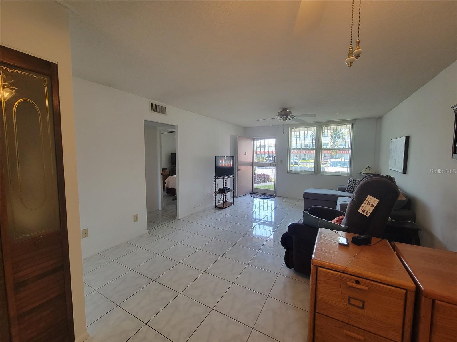Image 7 of 40 For 4915 Bay Street Ne 122