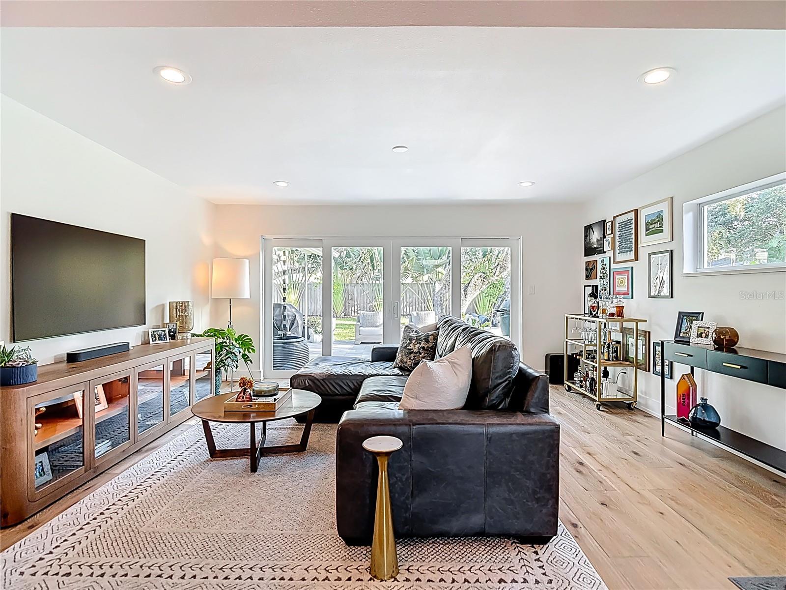 Image 17 of 37 For 4711 Estrella Street