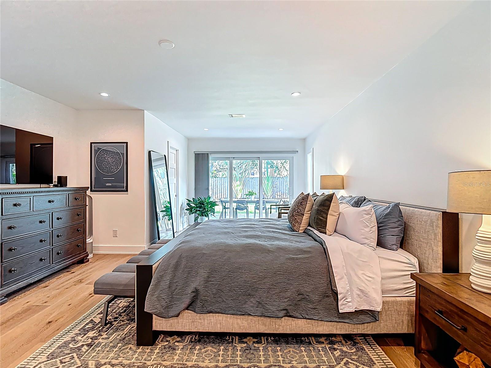 Image 19 of 37 For 4711 Estrella Street