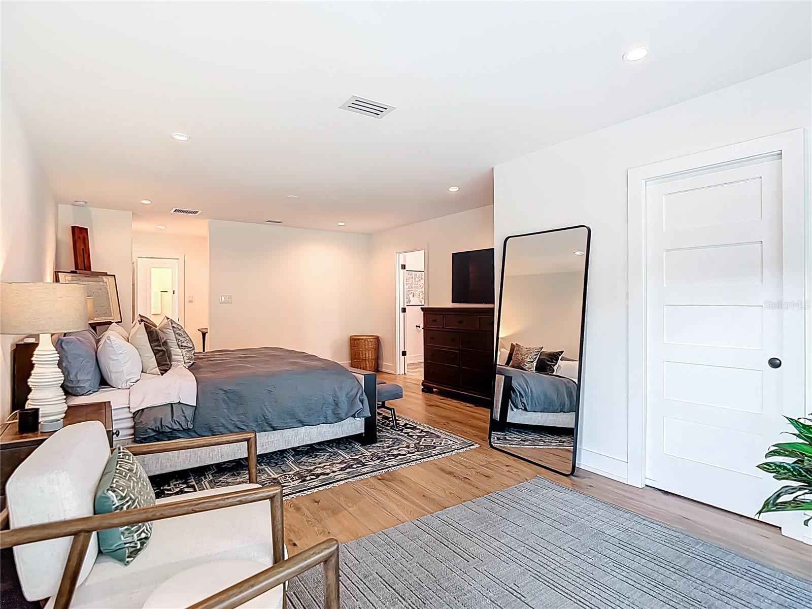 Image 21 of 37 For 4711 Estrella Street