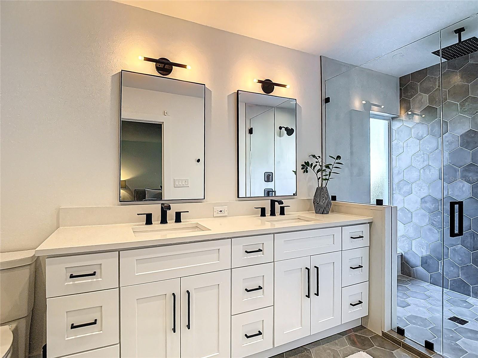 Image 22 of 37 For 4711 Estrella Street