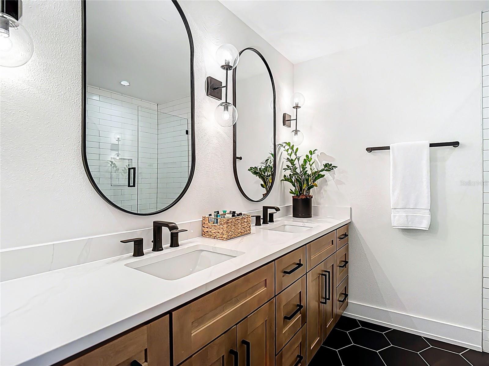 Image 26 of 37 For 4711 Estrella Street