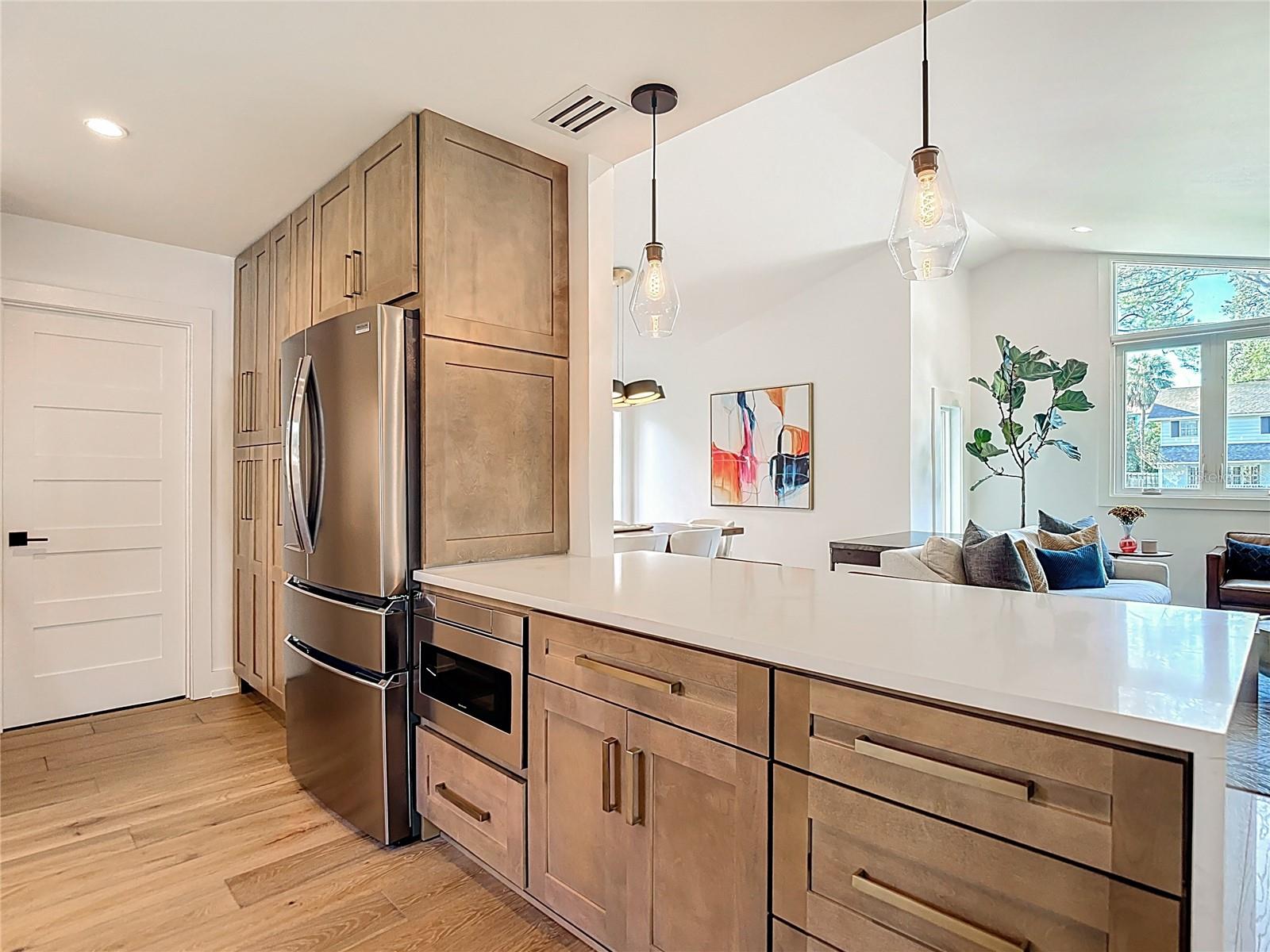 Image 8 of 37 For 4711 Estrella Street