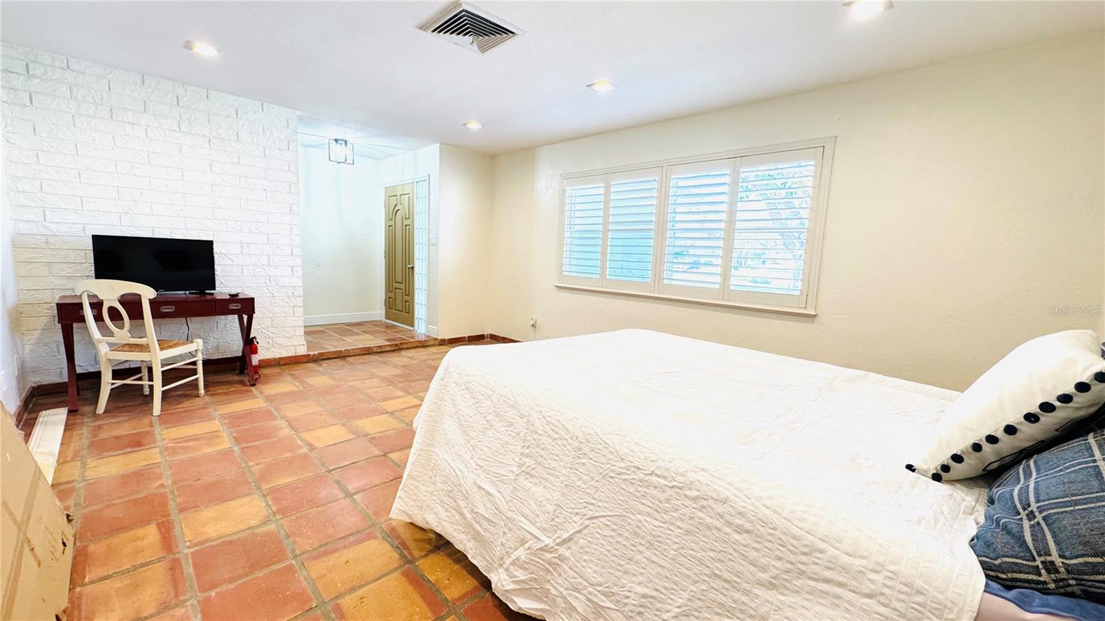 Image 15 of 39 For 10380 Tangelo Road