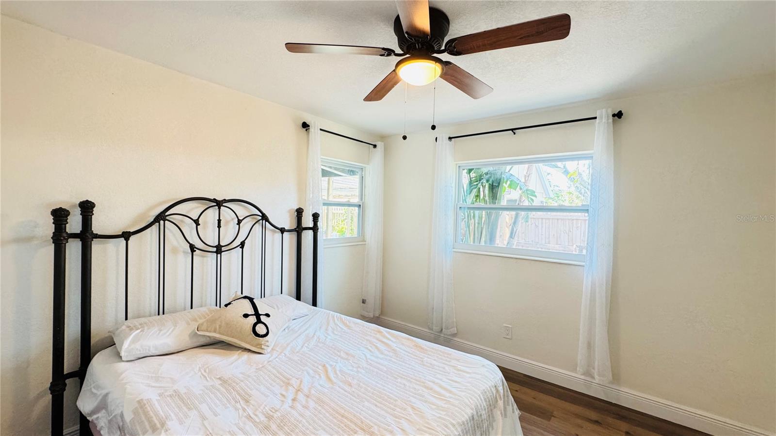 Image 21 of 39 For 10380 Tangelo Road