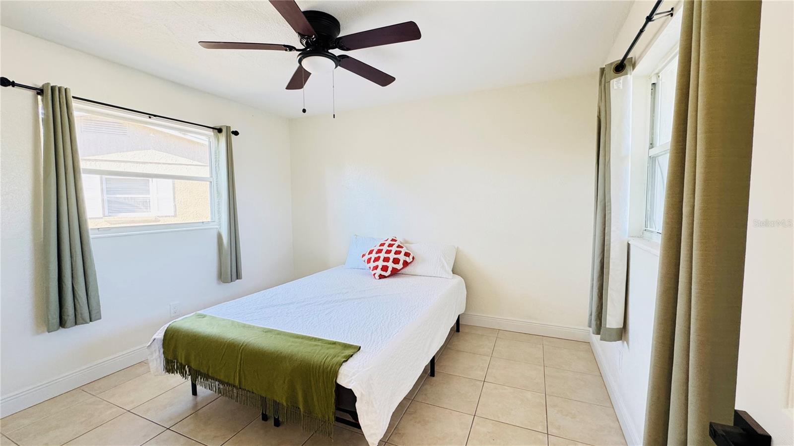 Image 24 of 39 For 10380 Tangelo Road