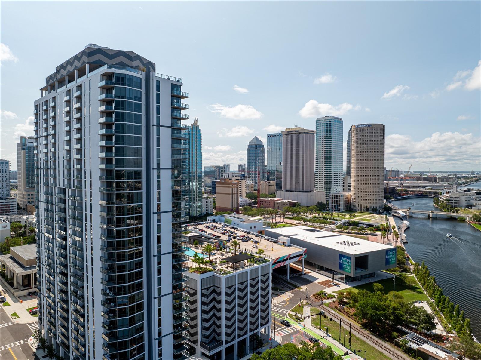 Image 100 of 100 For 300 W Tyler St  3009