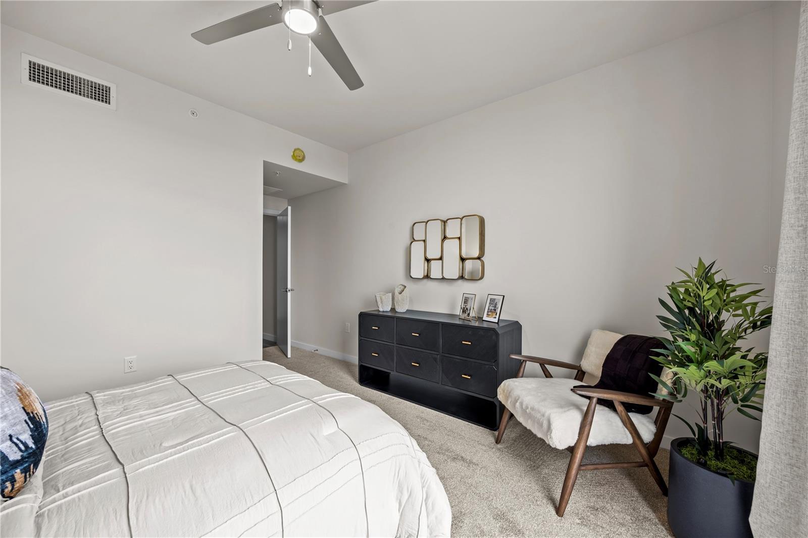 Image 15 of 100 For 300 W Tyler St  3009