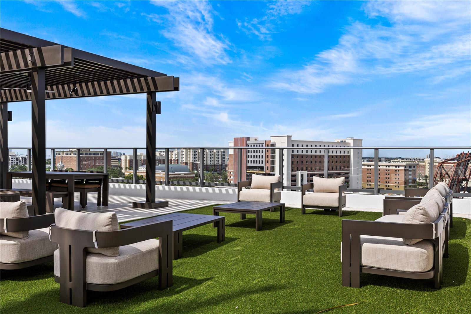 Image 19 of 100 For 300 W Tyler St  3009