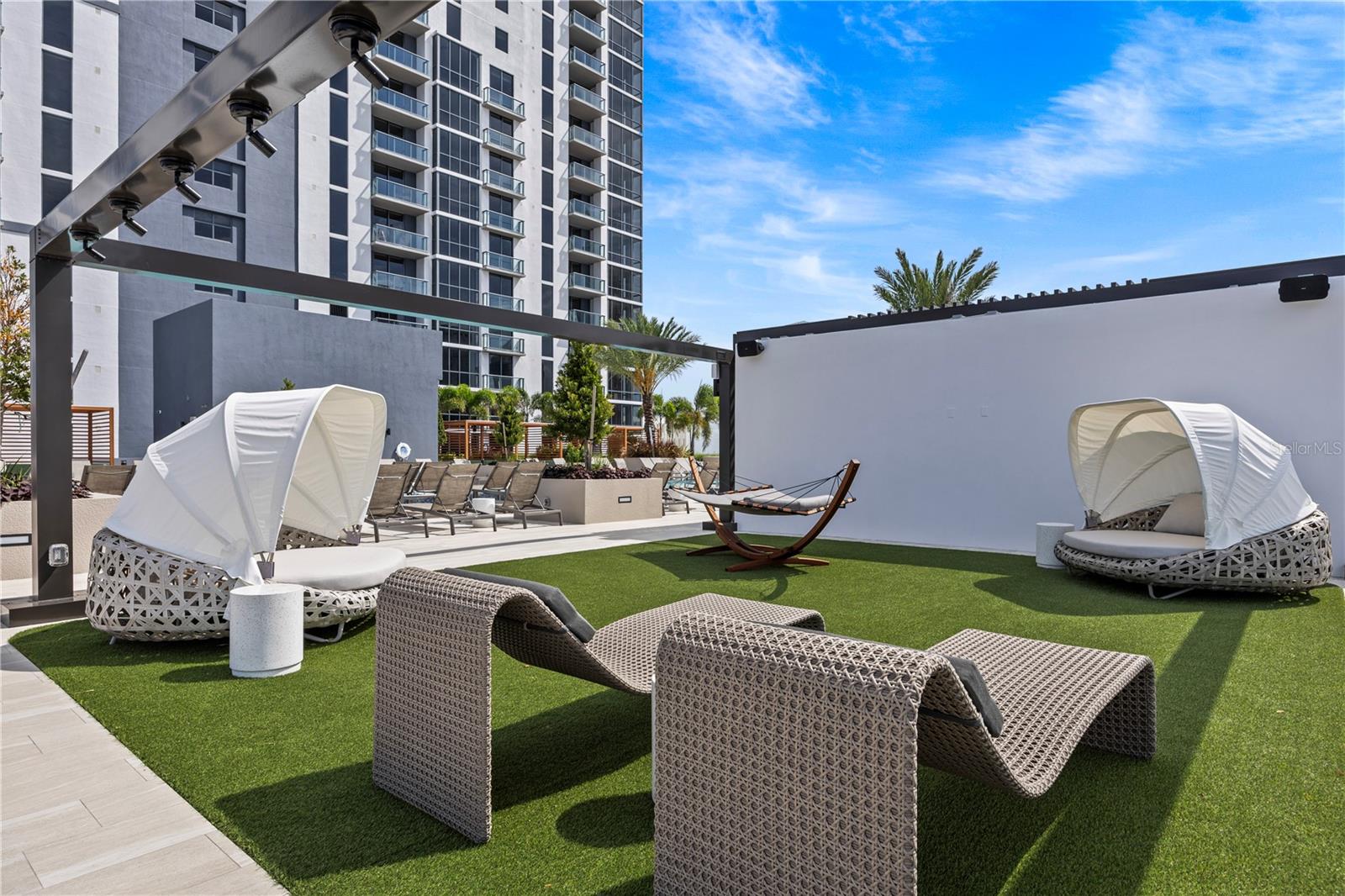 Image 23 of 100 For 300 W Tyler St  3009