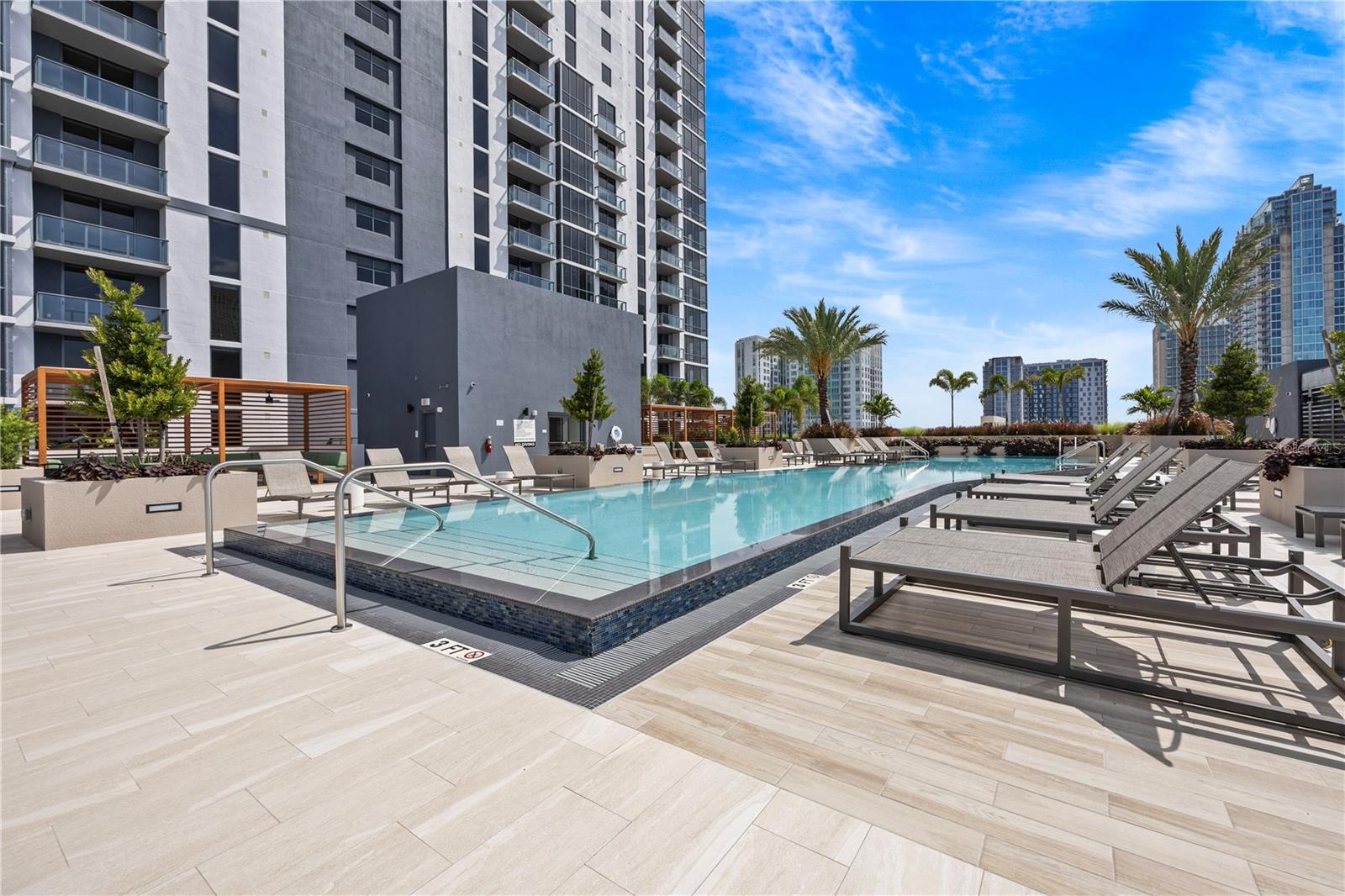 Image 30 of 100 For 300 W Tyler St  3009