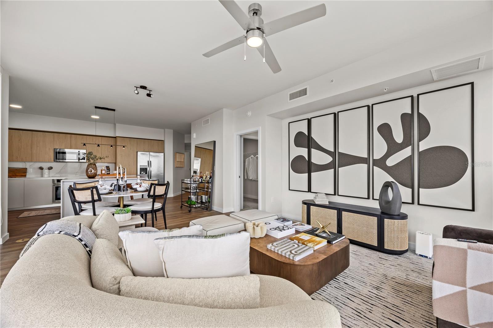 Image 4 of 100 For 300 W Tyler St  3009